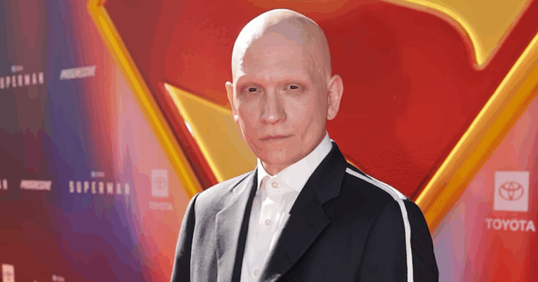 Read more about the article ‘Superman’ star Anthony Carrigan shares how Christopher Reeve helped him embrace his alopecia