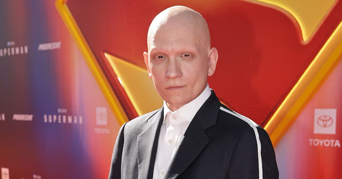 You are currently viewing ‘Superman’ star Anthony Carrigan shares how Christopher Reeve helped him embrace his alopecia